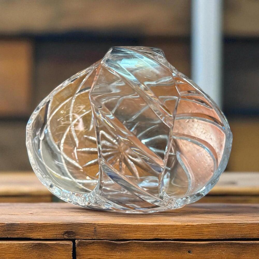 Cross-Hatched Contemporary Lead Crystal Basket Heavy Bowl Criss Cross Pattern - Picture 3 of 6